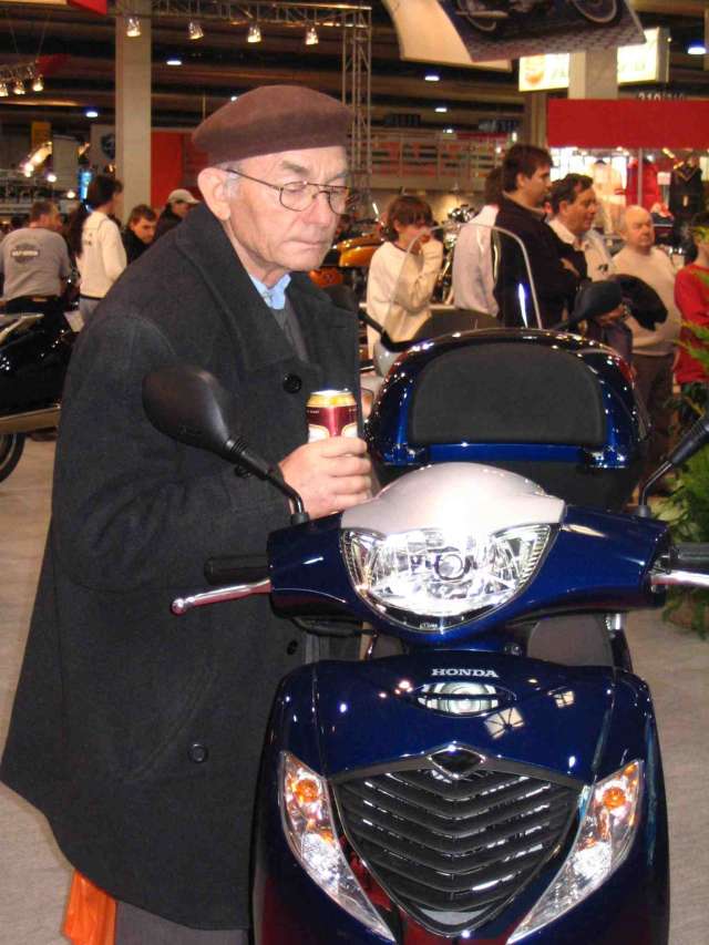 hmm.. :)  papa megszak�rti